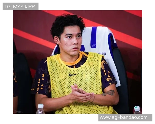 李明家族颜值爆表李嗣镕首秀进球姐姐赛后温馨祝贺